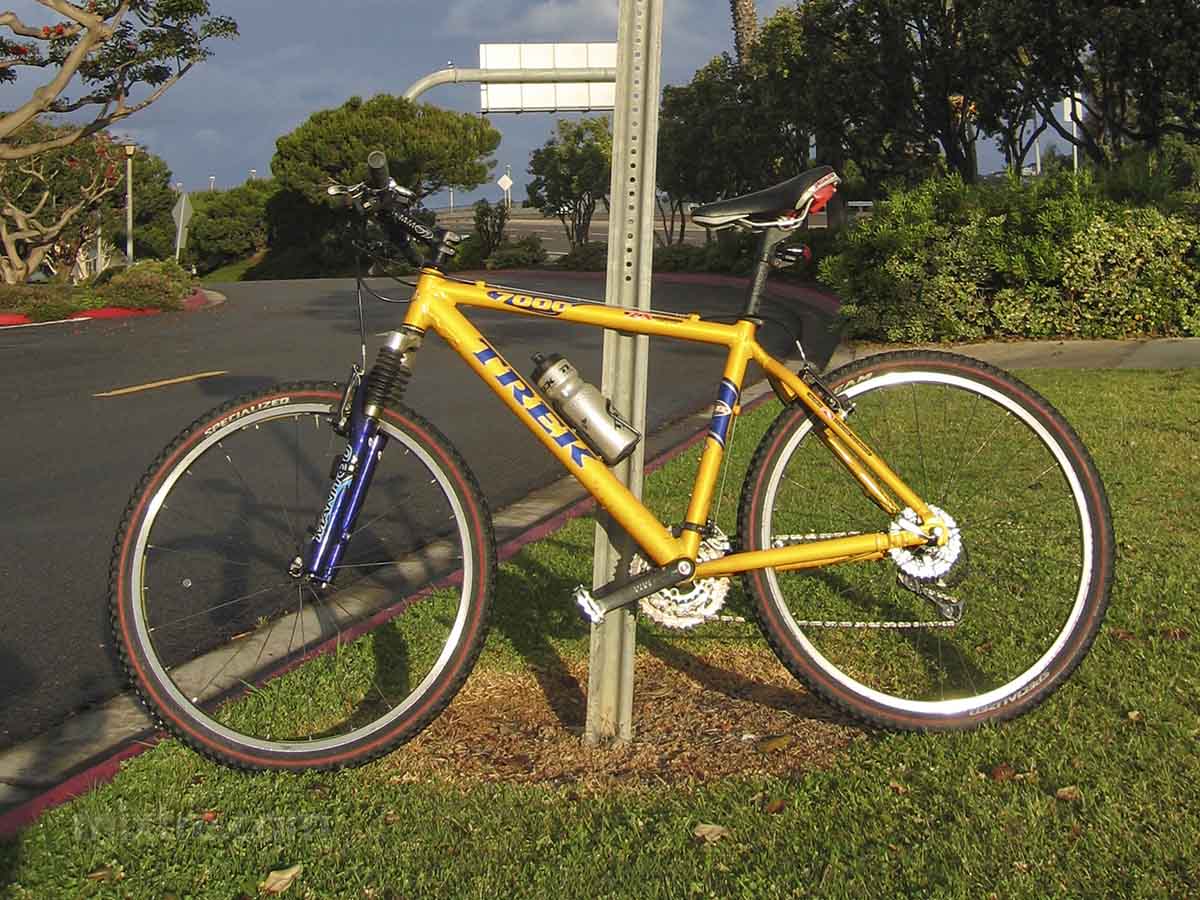 Riding a 2000 Trek 7000 on the street