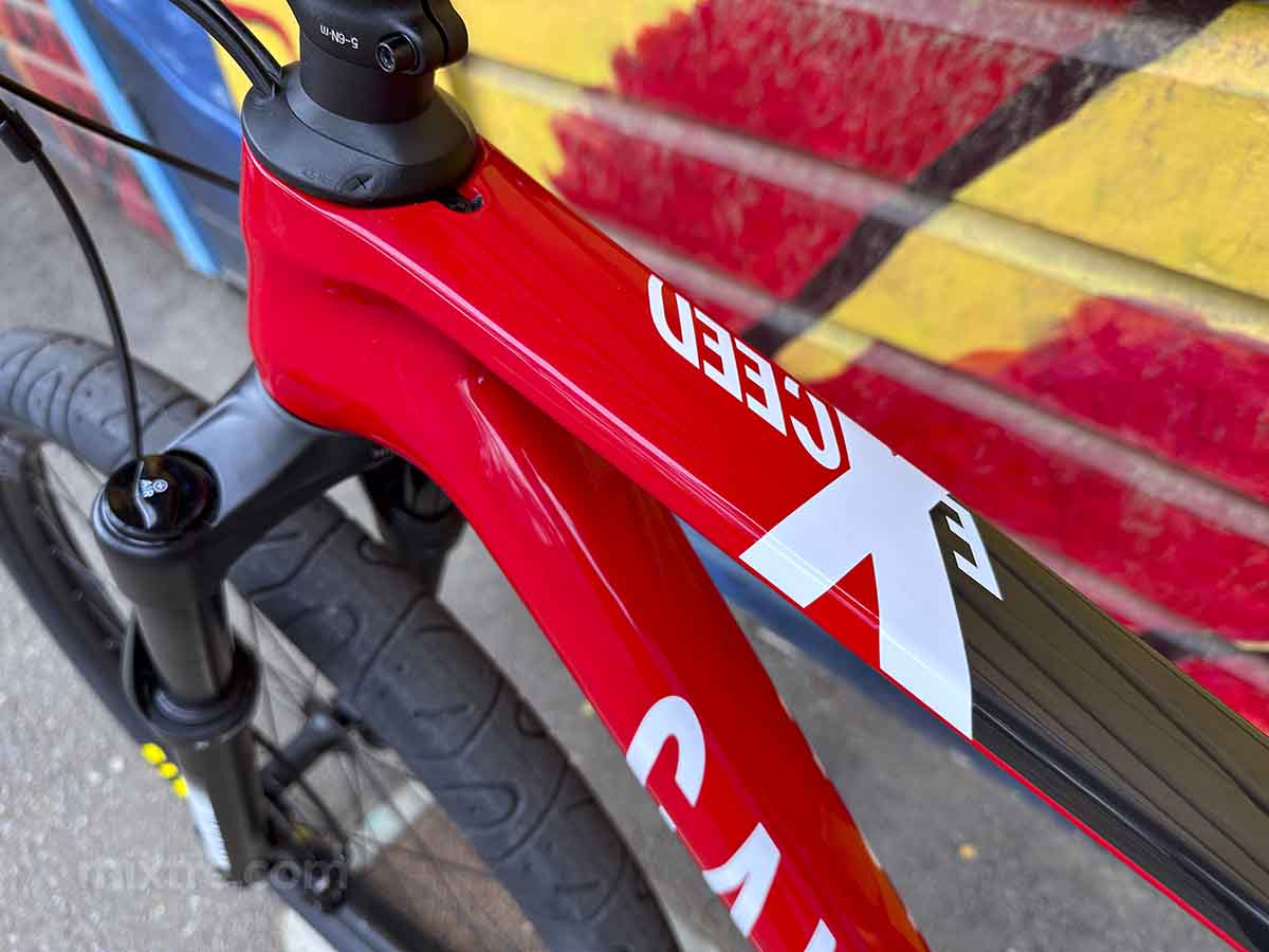 Red 2023 canyon Exceed CF 5 small frame top tube