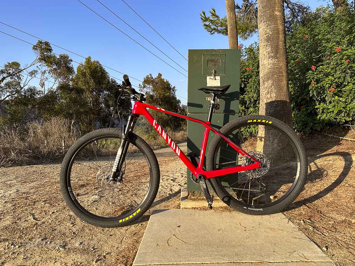 Red 2023 Canyon Exceed CF 5 small frame side view